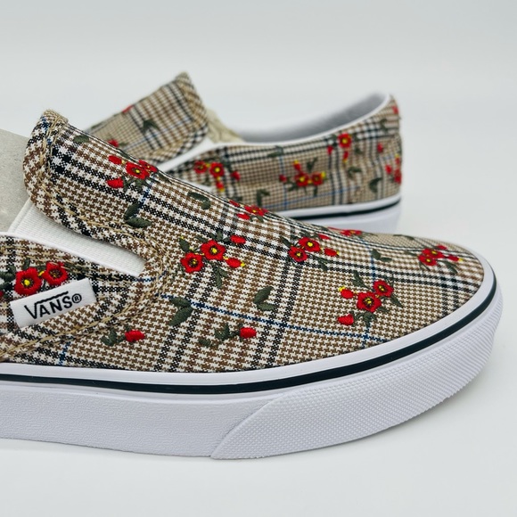 Classic Slip-On Vans - Picture 4 of 16
